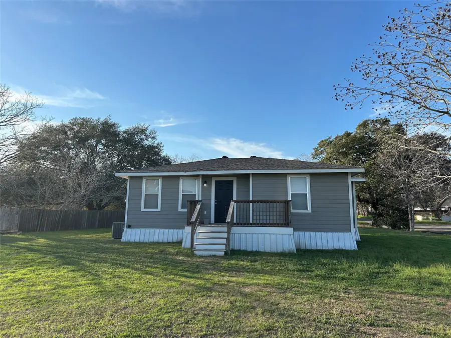 708 Lavaca Street, Yoakum, TX 77995 - #2