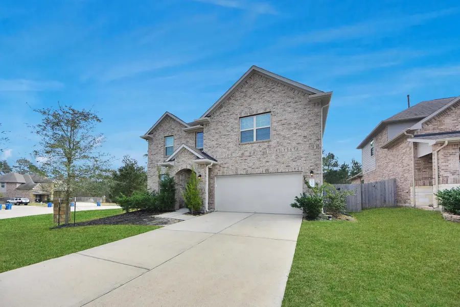 196 Chestnut Meadow Drive, Conroe, TX 77384 - #2