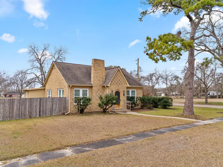 2500 Avenue E, Bay City, TX 77414 - Image #2