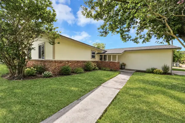 5743 Newquay Street, Houston, TX 77085
