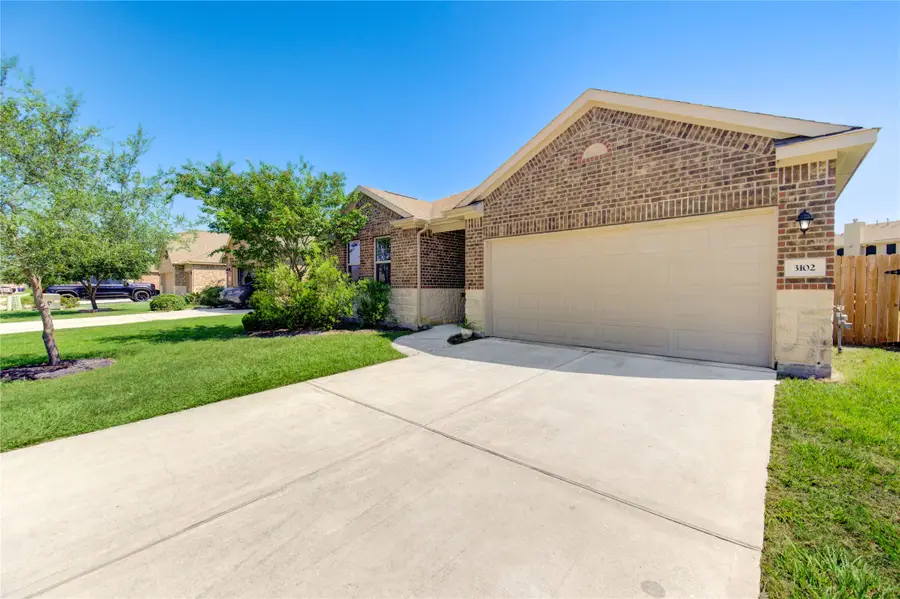 3102 Sandpiper Drive, Texas City, TX 77590 - Image #2