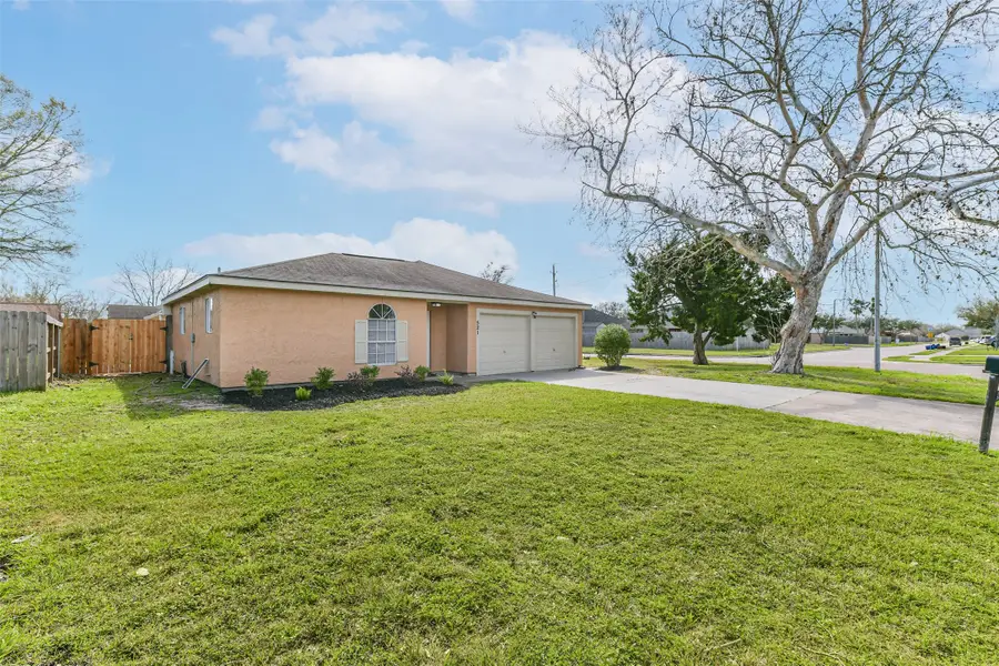 521 29th Avenue N, Texas City, TX 77590 - #2