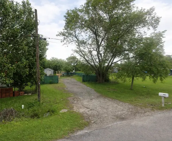 1205 12th Street, Dickinson, TX 77539