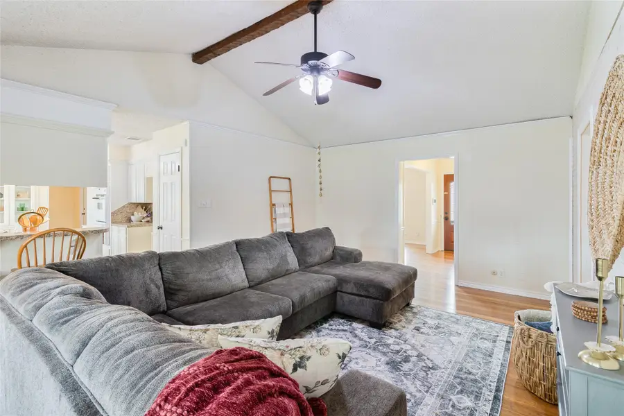 309 Petunia Street, Lake Jackson, TX 77566 - Image #2