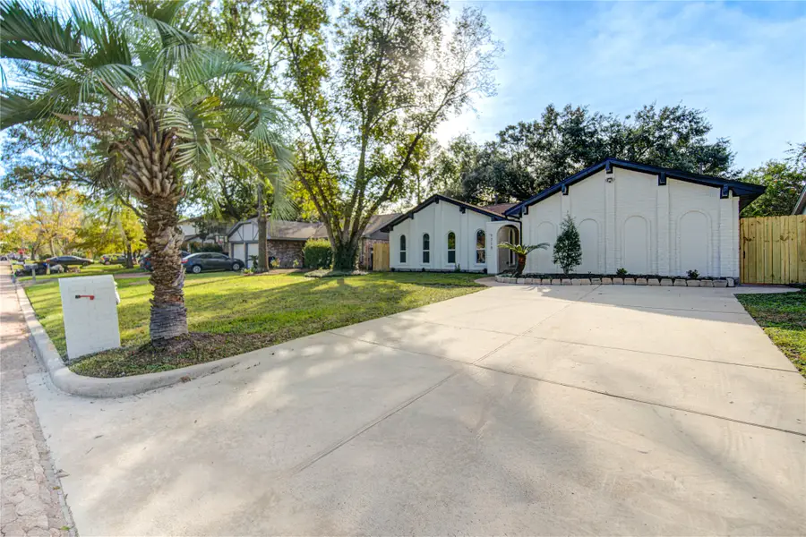 9719 Lawngate Drive, Houston, TX 77080 - Image #3