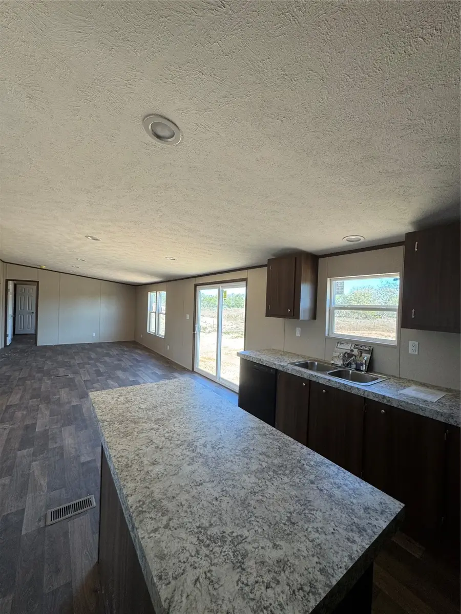 2975 Country Road 124, Floresville, TX 78114 - Image #2