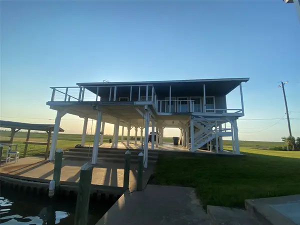 125 Marlin Lane, Freeport, TX 77541