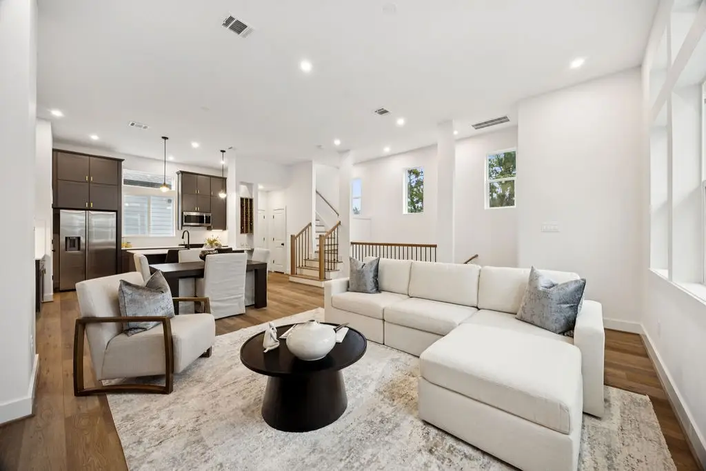 2125D Hoskins Drive, Houston, TX 77080 - Image #1