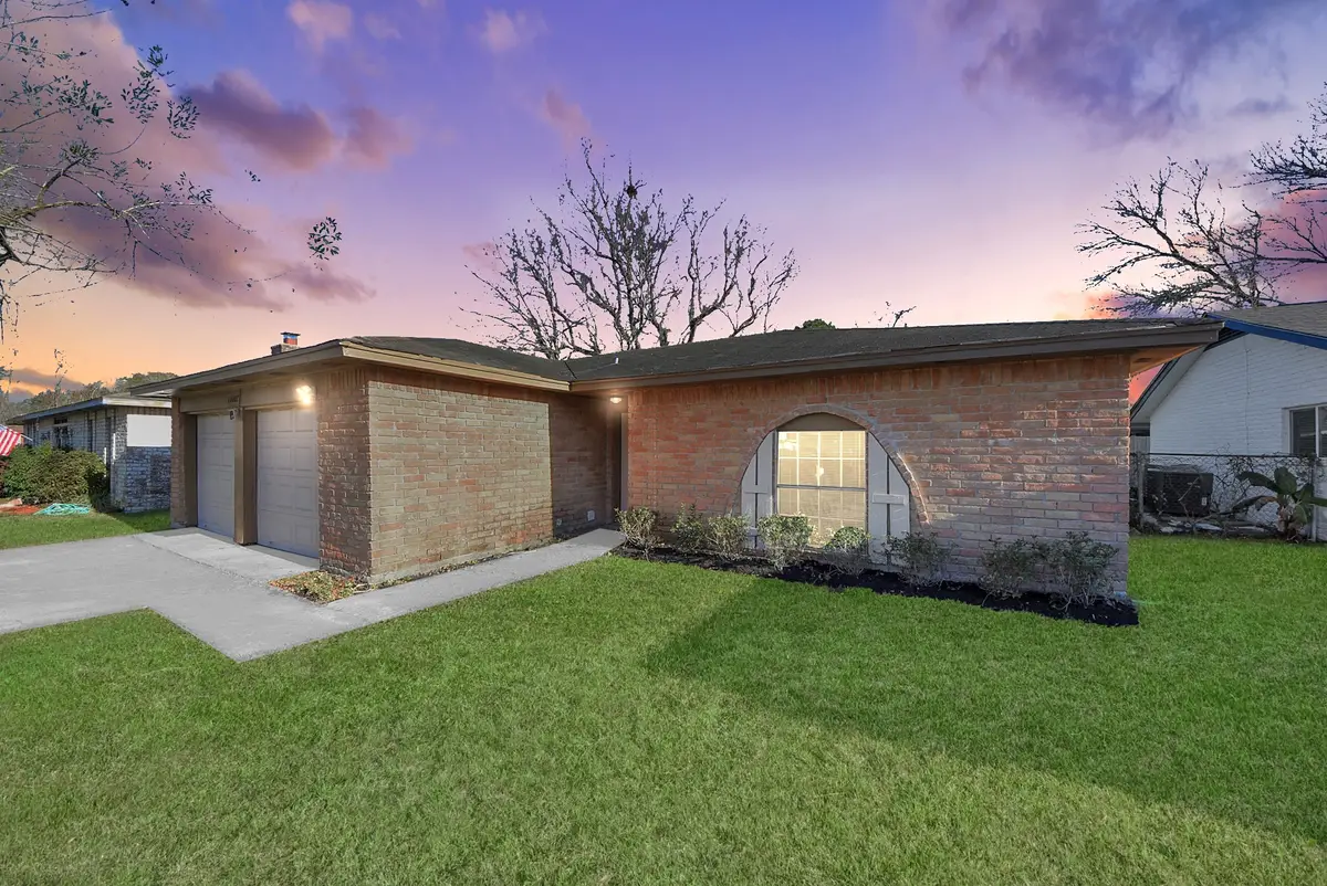16607 Barcelona Drive, Friendswood, TX 77546 - Image #1