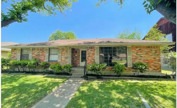 1940 Shady Glen Lane, Dallas, TX 75232