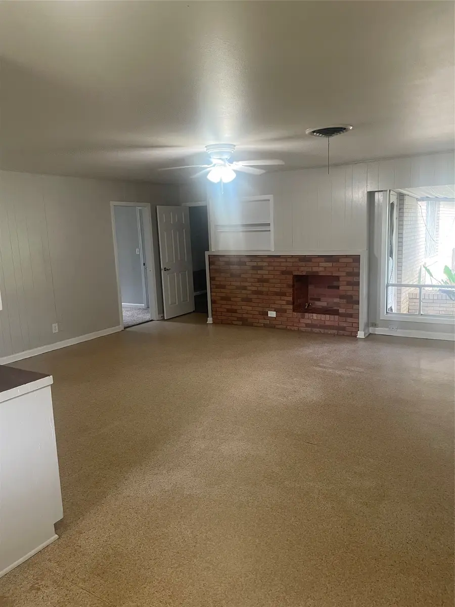 911 Roberts Street, El Campo, TX 77437 - #3