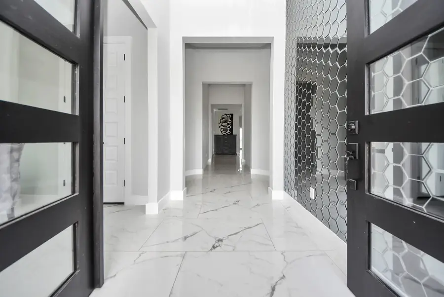 627 Lily Lane, Rosharon, TX 77583 - Image #2