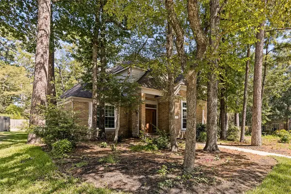 2 Windledge Place, Spring, TX 77381