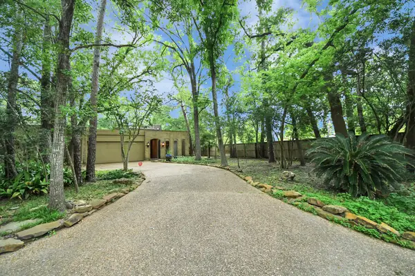 24 Bayou Shadows Street, Houston, TX 77024