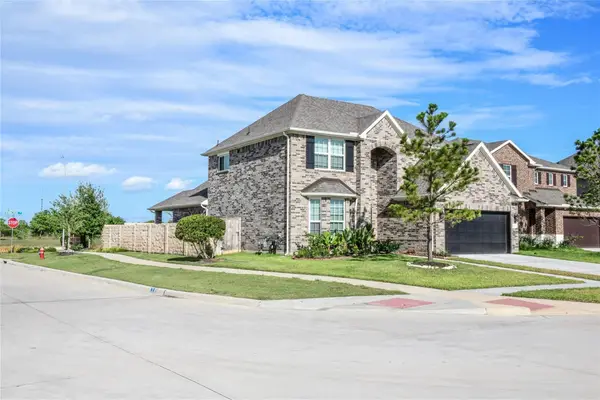 10701 Clouds Rest Drive, Rosharon, TX 77583