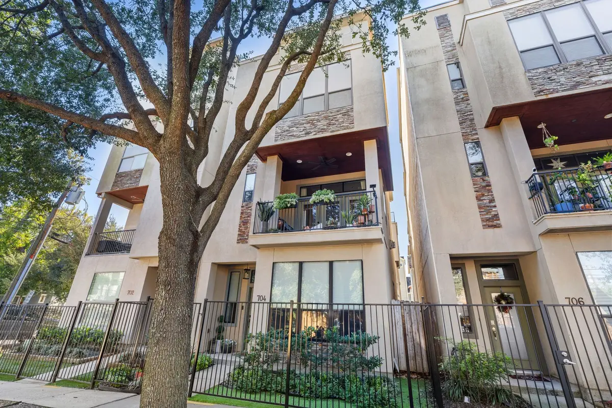 704 W 8th Street, Houston, TX 77007 - Image #1