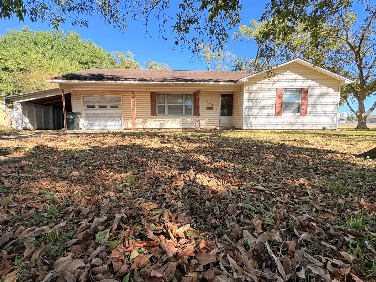 809 August Street, El Campo, TX 77437 - Image #1