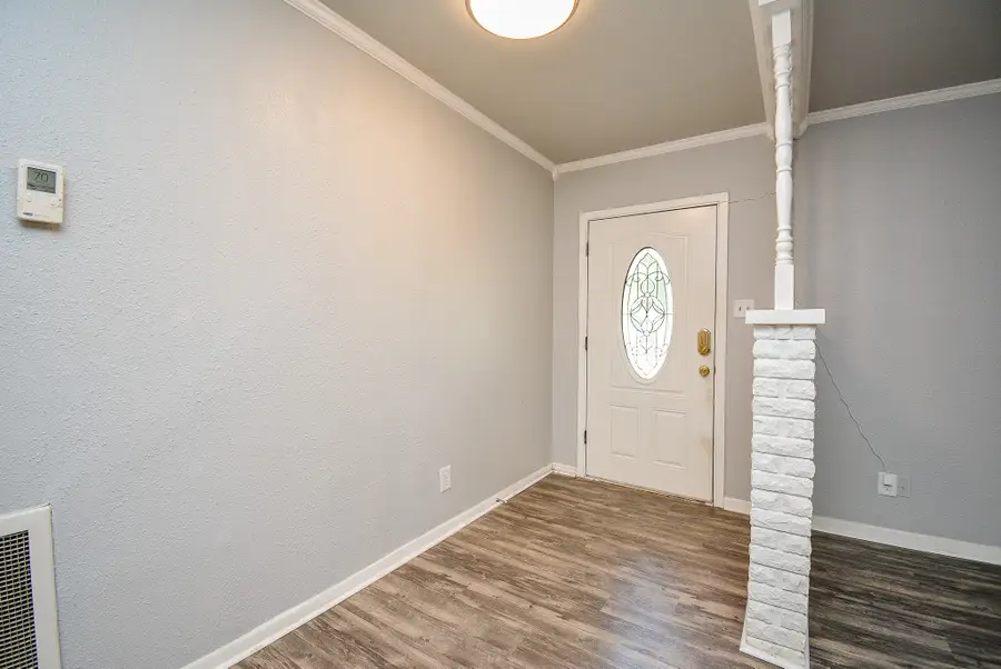 902 Avenue I, El Campo, TX 77437 - #3