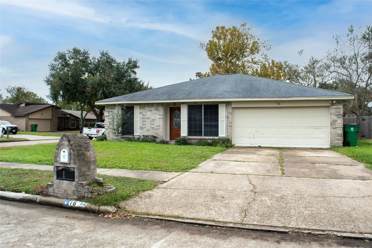 16 Wagon Lane Loop, Angleton, TX 77515 - #1