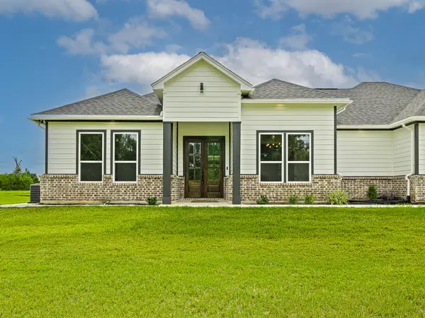 500 Campfire Trail, Angleton, TX 77515