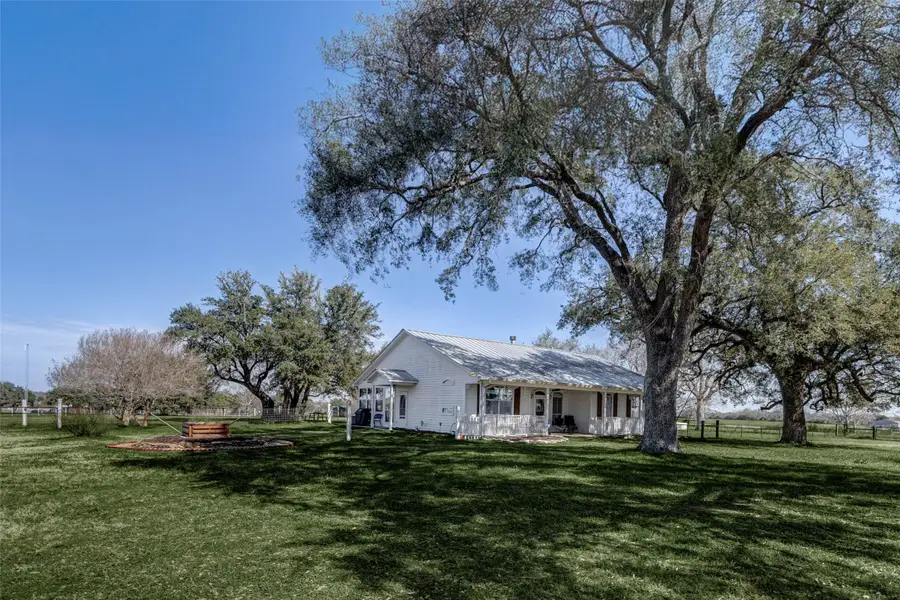 38094 Joe Loggins Road, Hempstead, TX 77445 - Image #2