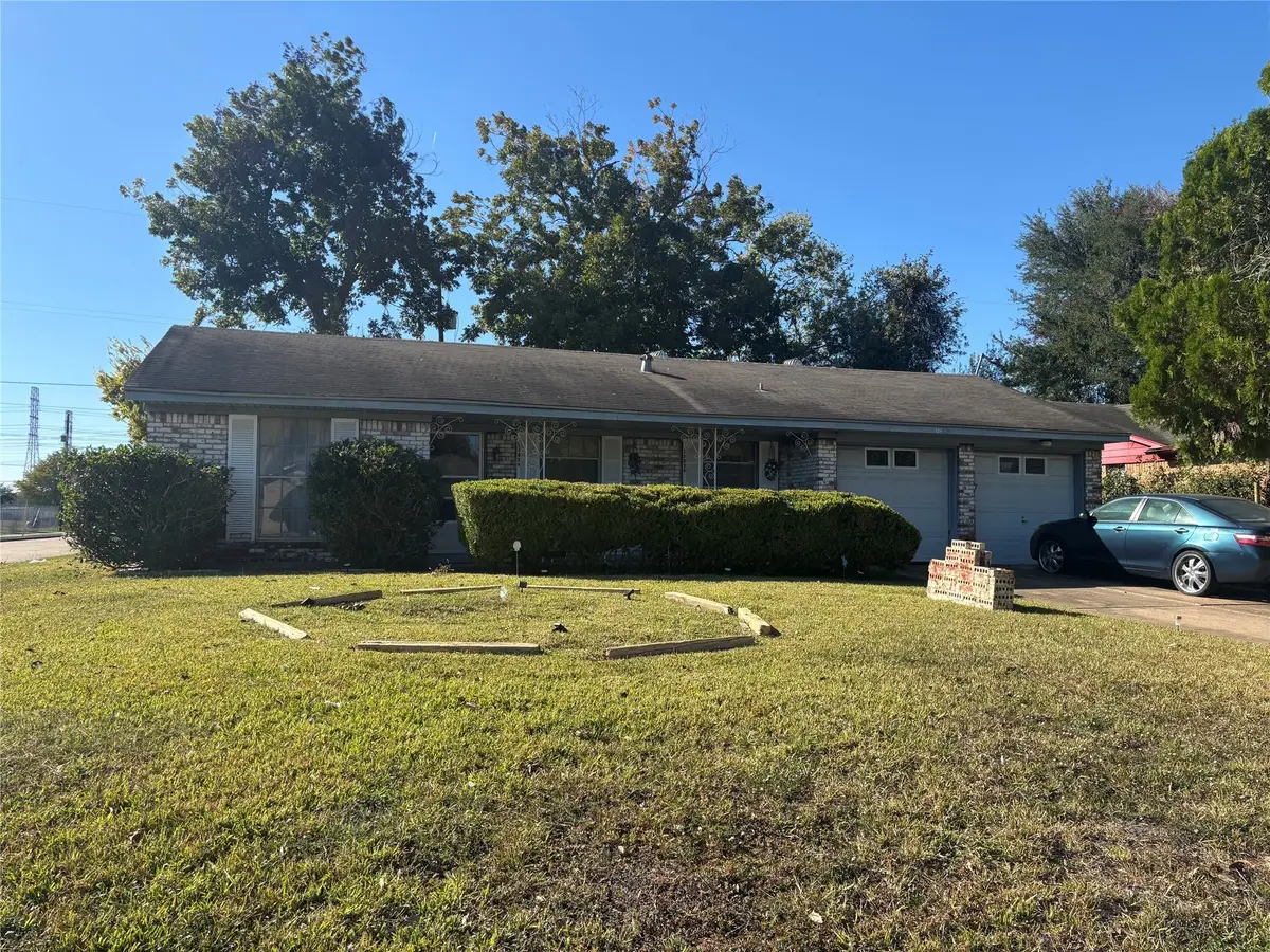 13026 Glenwyck Street, Houston, TX 77045 - Image #1