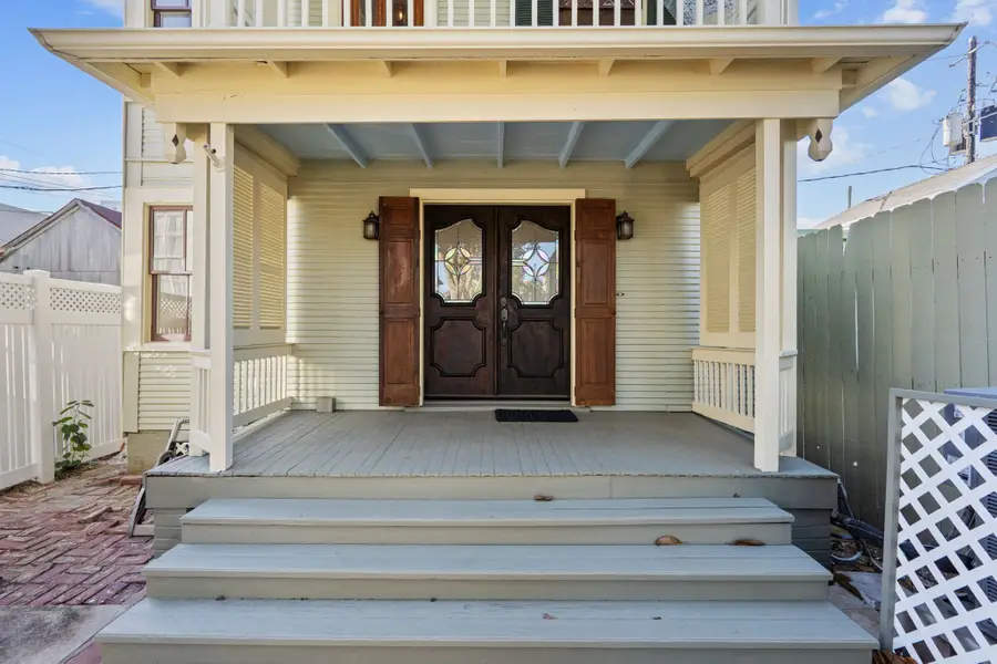 611 Church Street, Galveston, TX 77550 - Image #2