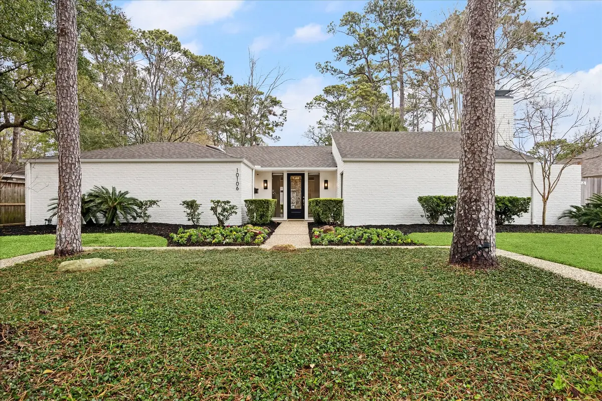 10106 Cedar Creek Drive, Houston, TX 77042 - Image #1