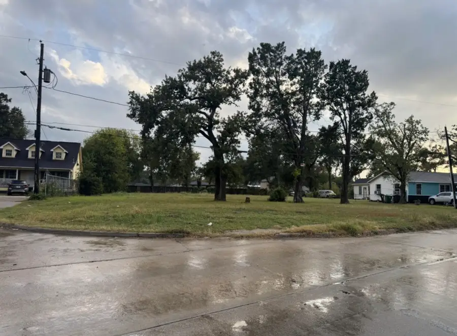 6714 E Crosstimbers Street, Houston, TX 77028 - #2
