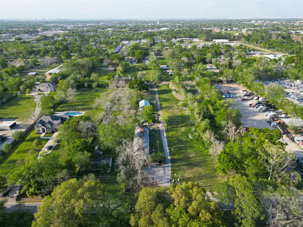 701 Crenshaw Road, Houston, TX 77504