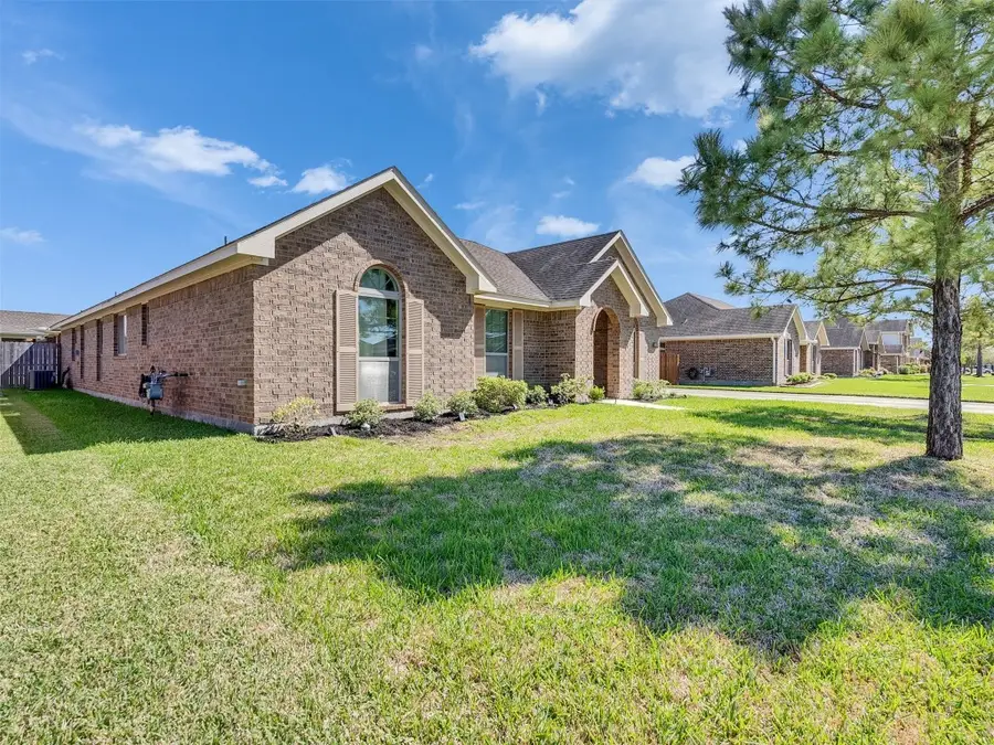 6807 Davy Crockett Drive, Manvel, TX 77578 - #3