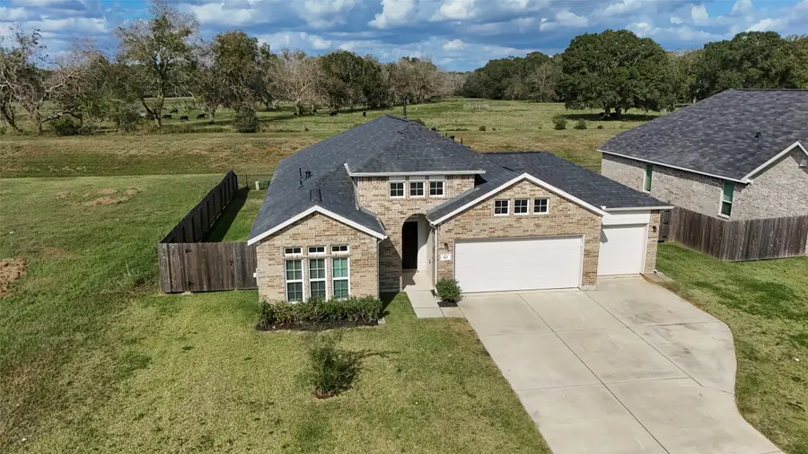 422 Wellshire Drive, West Columbia, TX 77486 - Image #3