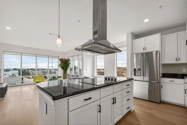505 Jackson Hill Street #404, Houston, TX 77007