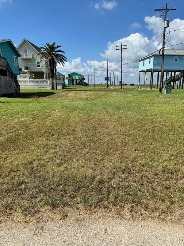 13127 Buccaneer Parkway, Freeport, TX 77541