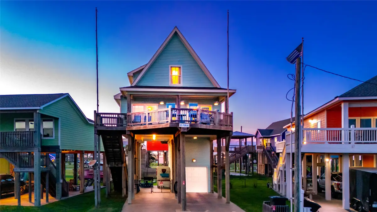 1819 N Pompano Ln, Crystal Beach, TX 77650 - #1