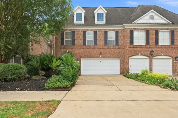 5571 Beverlyhill Street, Houston, TX 77056