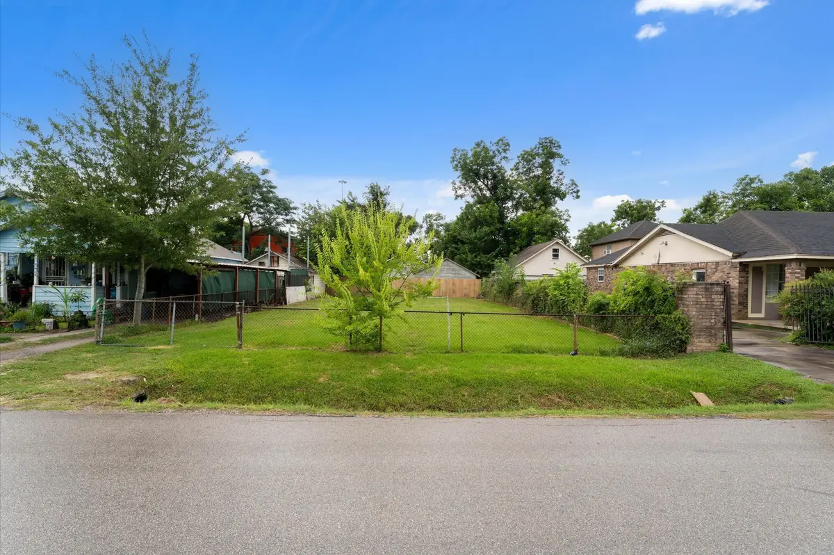 lot 13 block 55 Hershe Street, Houston, TX 77020 - #1