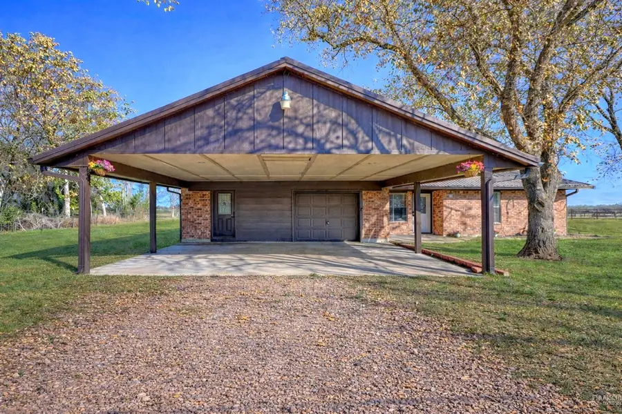 1055 Cr 214, Weimar, TX 78962 - #2