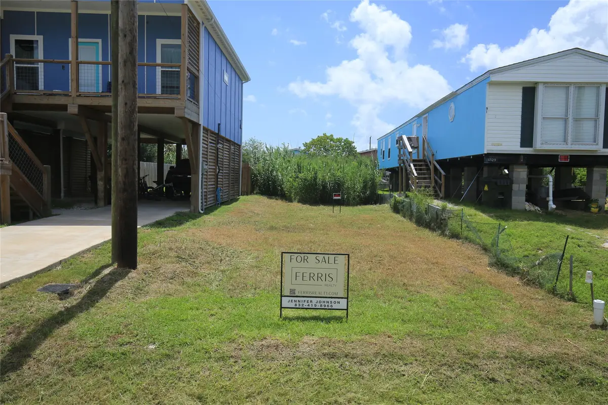 917 13th Street, Dickinson, TX 77539 - #1