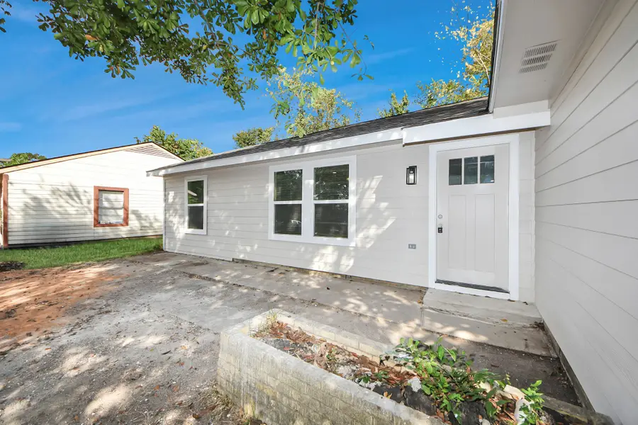 5823 Southgood Street, Houston, TX 77033 - Image #3
