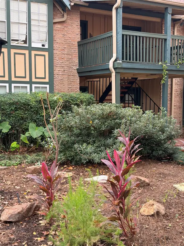 8225 Kingsbrook Road #116, Houston, TX 77024