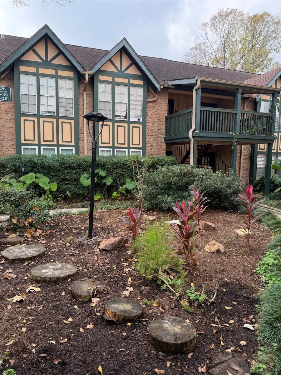 8225 Kingsbrook Road #116, Houston, TX 77024 - Image #2