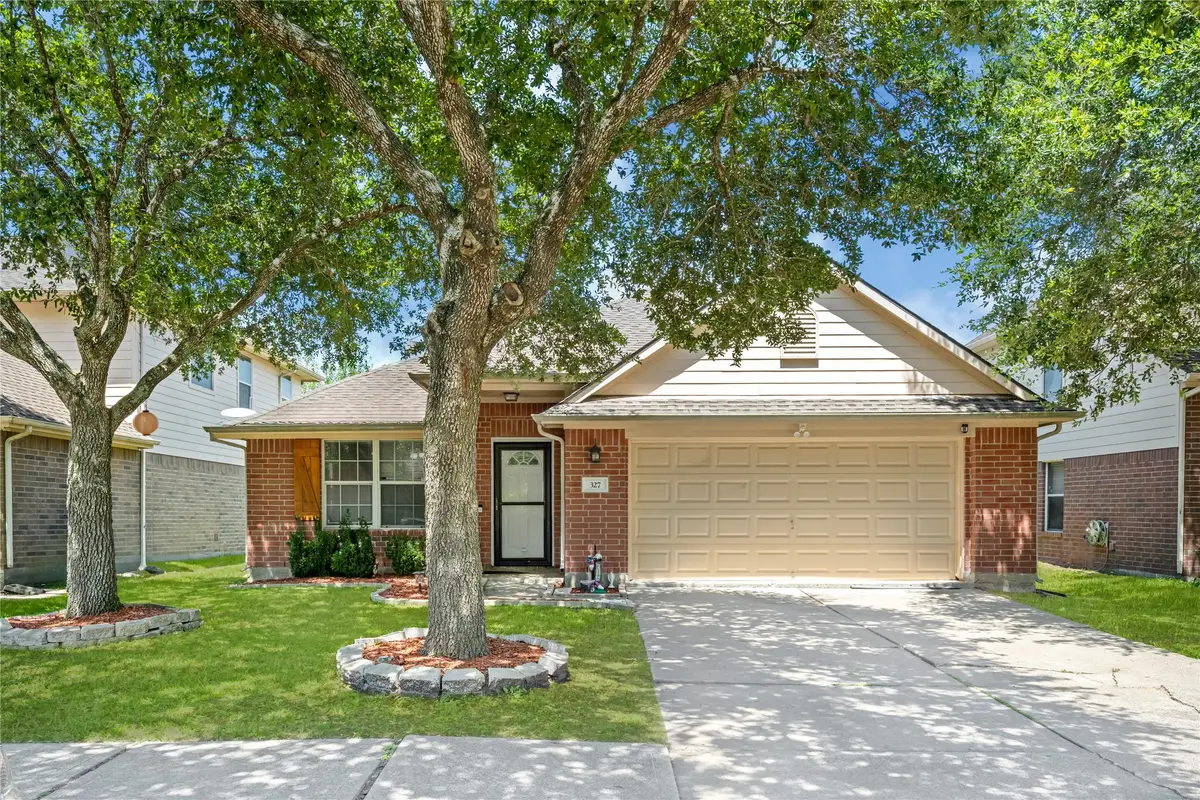 327 Mammoth Springs Lane, Dickinson, TX 77539 - #1