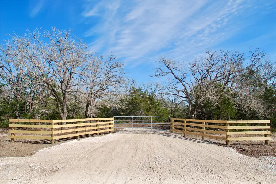 1485 Davis Road, Muldoon, TX 78949 - Image #3
