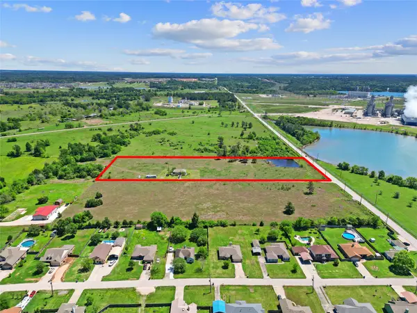 11242 Longstreet Road, Willis, TX 77318