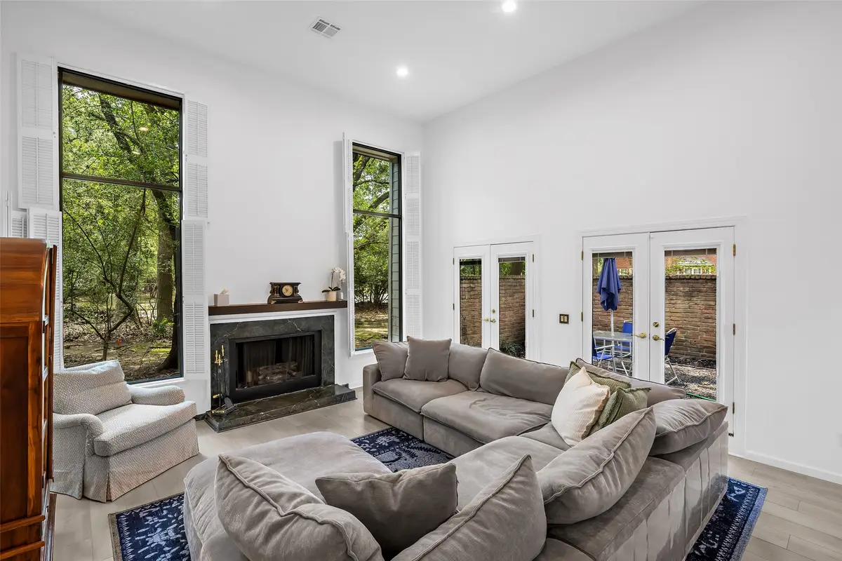 208 Sugarberry Circle, Houston, TX 77024 - #1