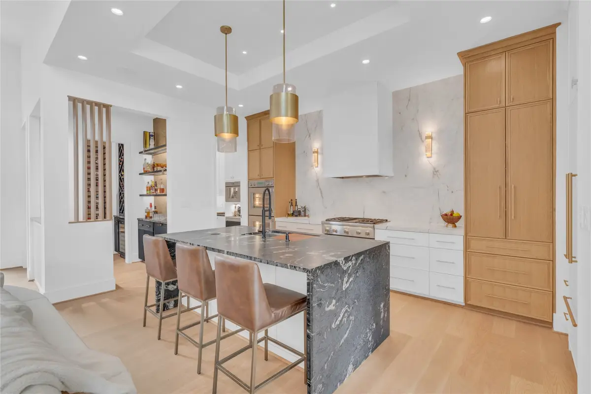 5602 Ella Lee Lane, Houston, TX 77056 - Image #1