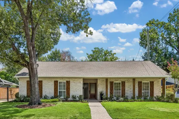 607 Blue Willow Drive, Houston, TX 77042