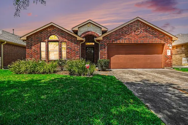 2930 Canadian Goose Lane, Baytown, TX 77521