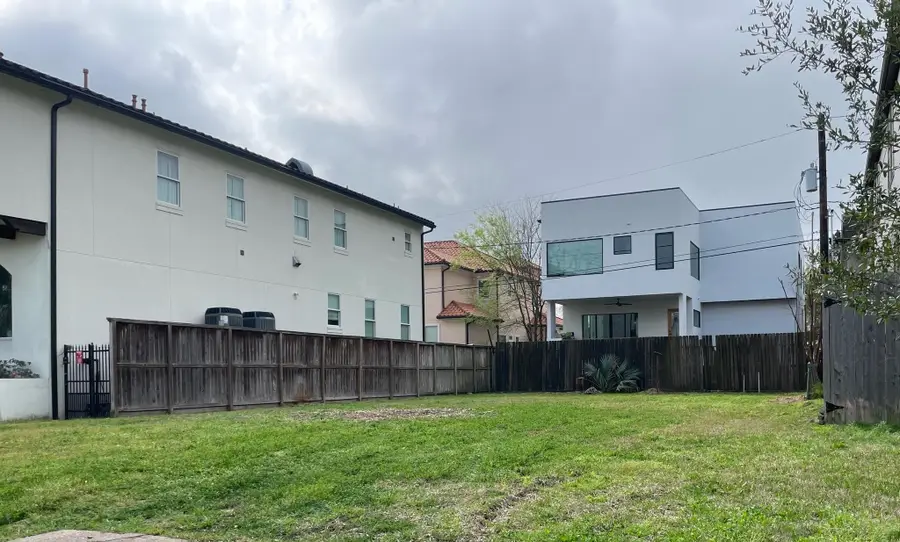 4303 Holt Street, Bellaire, TX 77401 - Image #3